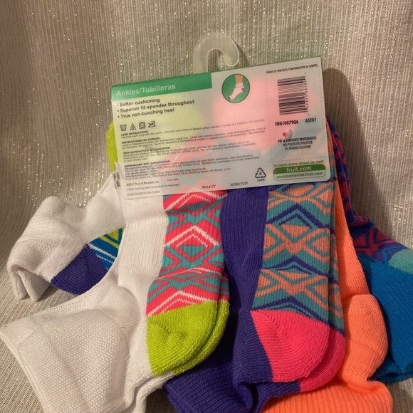 Lot of 6 pairs FRUIT OF THE LOOM Girls ankles socks L shoe size 4 - 10 - Picture 9 of 9